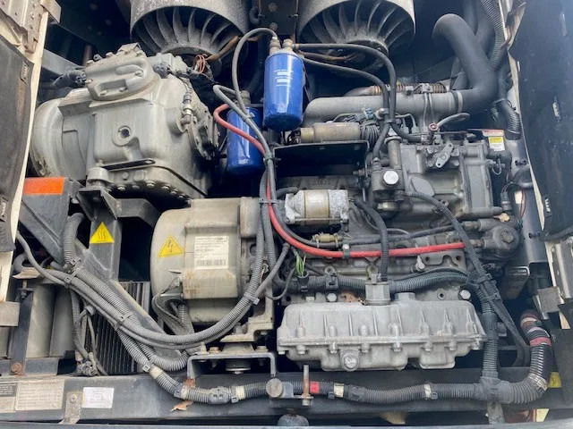 Рефрижератор полуремарке Van Eck koelvries 3 asser stuuras,met carrier vector koelmotor, apk gekeurd: снимка 9
