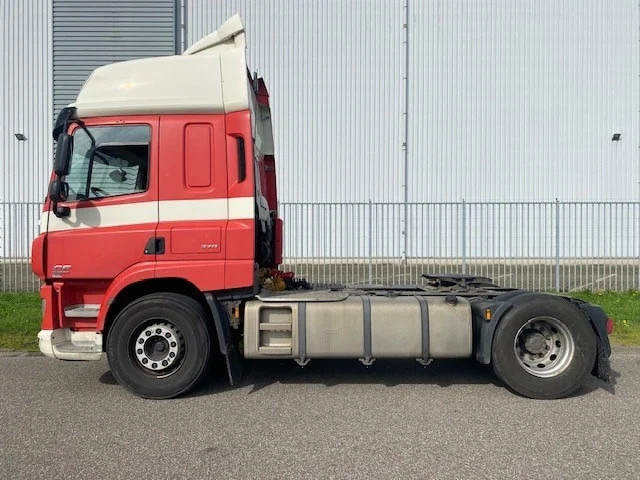 DAF CF 370 spacecab skylights - Влекач: снимка 4 DAF CF 370 spacecab skylights - Влекач: снимка 4