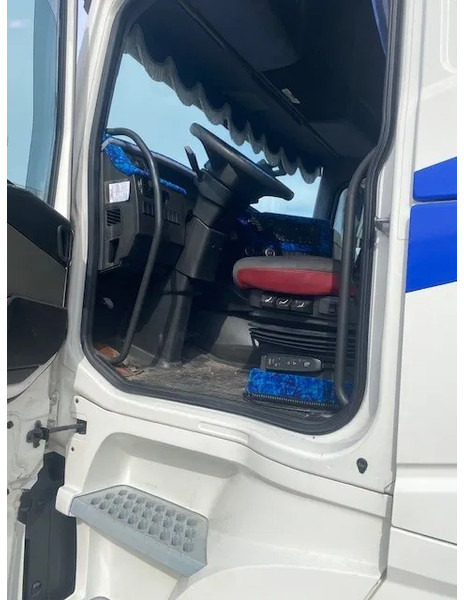 Влекач Volvo FH 13.460 XL cabine, euro 6 , full spoilered, smart tacho , new clutch ,beauty.....: снимка 6