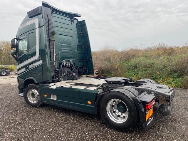 Volvo FH 500 XL euro 6 full spoilered, 2 x tank, modeljaar 2017 - Влекач: снимка 4 Volvo FH 500 XL euro 6 full spoilered, 2 x tank, modeljaar 2017 - Влекач: снимка 4