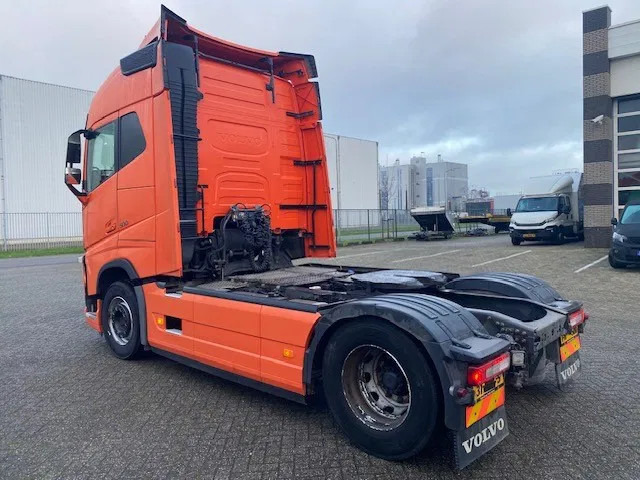 Volvo FH 500 globe euro 6 full spoilered, mot approval - Влекач: снимка 2 Volvo FH 500 globe euro 6 full spoilered, mot approval - Влекач: снимка 2