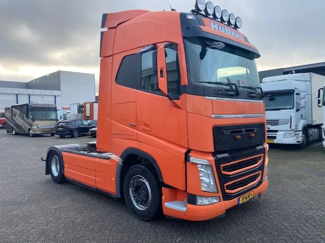 Volvo FH 500 globe euro 6 full spoilered, mot approval - Влекач: снимка 3 Volvo FH 500 globe euro 6 full spoilered, mot approval - Влекач: снимка 3
