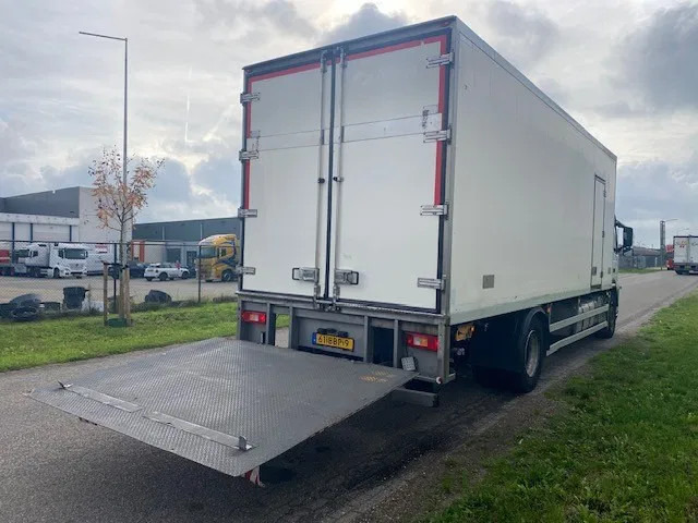Volvo FM 330 koel vries 2 temperaturen ,CARRIER,met tussenwand, zijdeur en laadklep - Рефрижератор камион: снимка 3 Volvo FM 330 koel vries 2 temperaturen ,CARRIER,met tussenwand, zijdeur en laadklep - Рефрижератор камион: снимка 3