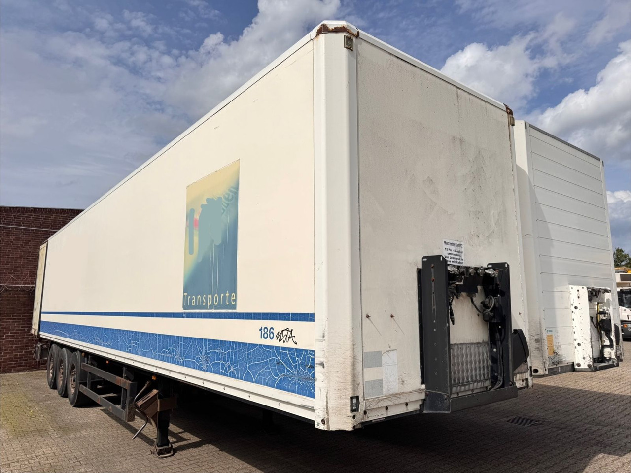 Kögel SPKH 24 Koffer 3-Achser - Затворена каросерия полуремарке: снимка 1 Kögel SPKH 24 Koffer 3-Achser - Затворена каросерия полуремарке: снимка 1
