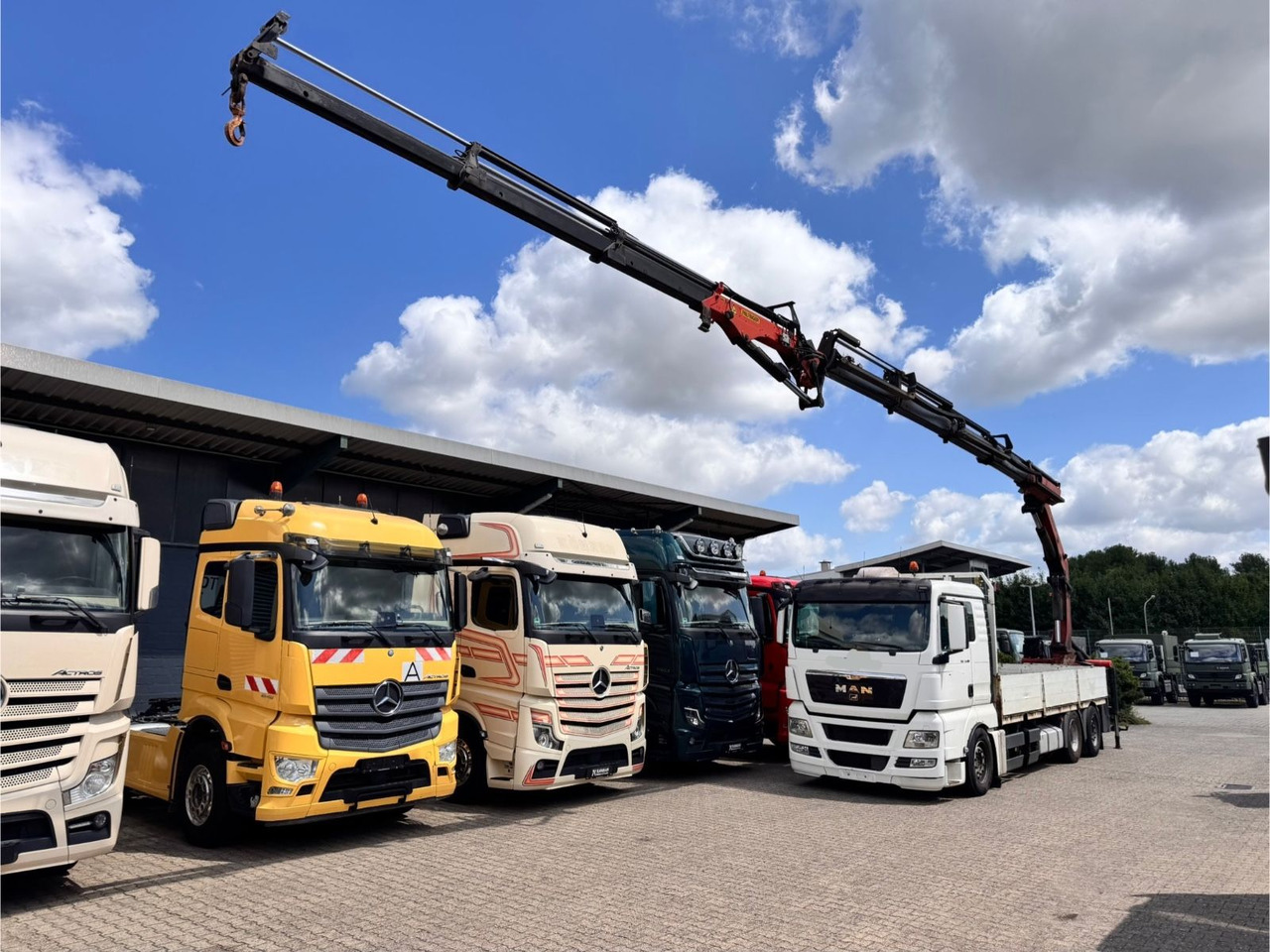 MAN 26.480 TGX 6x2 Palfinger 23002 Fly-Jib ca 21 m - Камион с кран: снимка 2 MAN 26.480 TGX 6x2 Palfinger 23002 Fly-Jib ca 21 m - Камион с кран: снимка 2