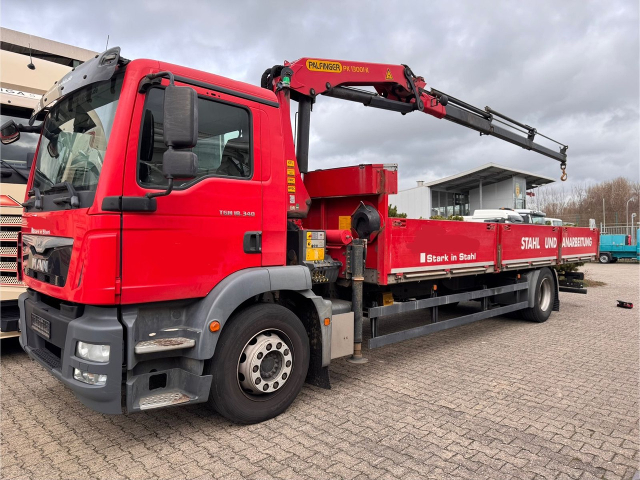 MAN TGM 18.340 Langmaterial Palfinger PK13001K Funk - Камион с кран: снимка 1 MAN TGM 18.340 Langmaterial Palfinger PK13001K Funk - Камион с кран: снимка 1