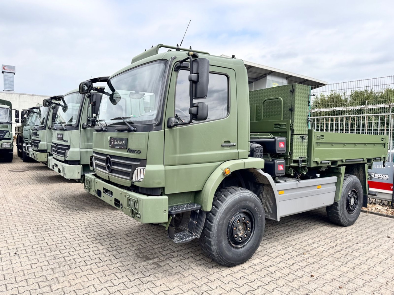 Mercedes-Benz 1018 Atego 4x4 Allrad Miltär Camper Expedition - Контейнеровоз/ Сменна каросерия камион: снимка 1 Mercedes-Benz 1018 Atego 4x4 Allrad Miltär Camper Expedition - Контейнеровоз/ Сменна каросерия камион: снимка 1
