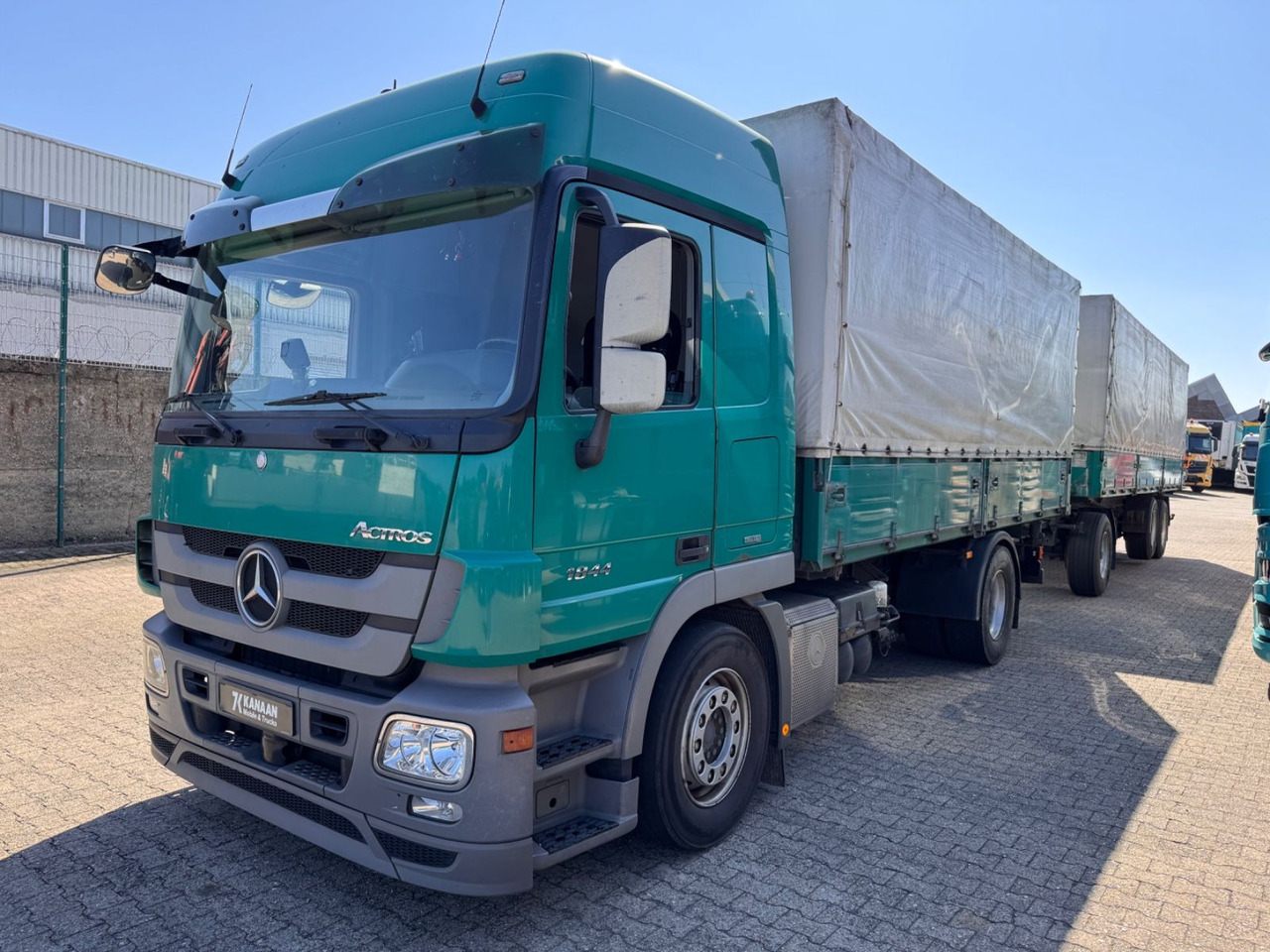 Mercedes-Benz 1844 Actros MP3 3-SeitenKipper Getreide Pritsche - Самосвал камион: снимка 5 Mercedes-Benz 1844 Actros MP3 3-SeitenKipper Getreide Pritsche - Самосвал камион: снимка 5