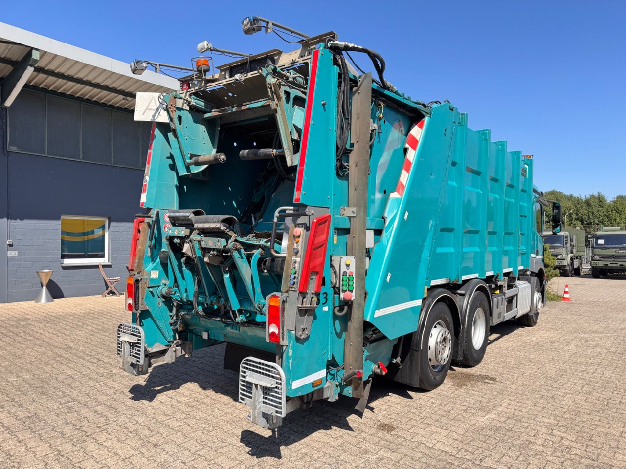 Mercedes-Benz 2533 Antos Müllwagen Zöller ATM bei 90Tkm - Боклукчийска кола: снимка 4 Mercedes-Benz 2533 Antos Müllwagen Zöller ATM bei 90Tkm - Боклукчийска кола: снимка 4