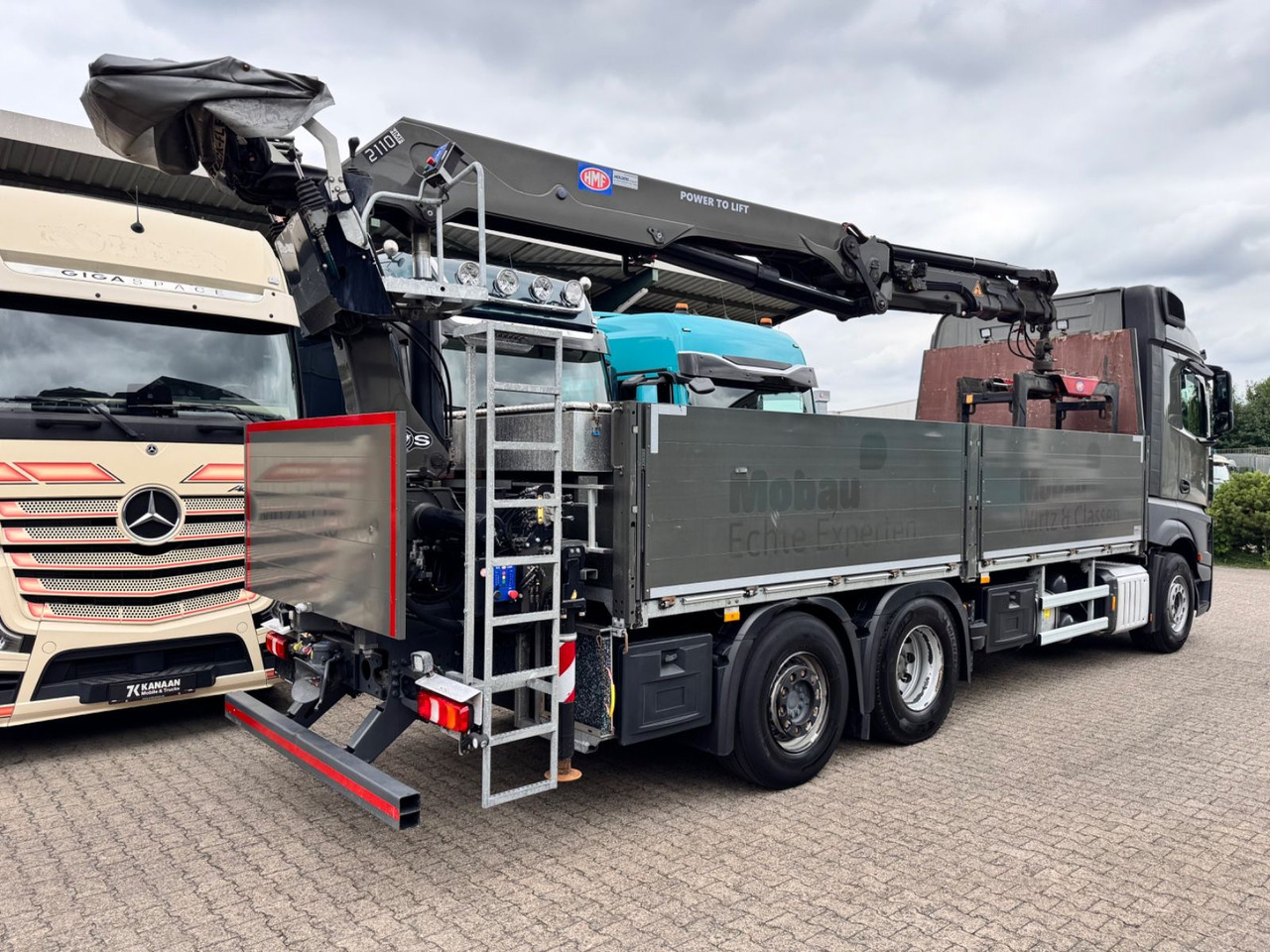 Mercedes-Benz 2545 Actros 4 Baustoffkran HMF Hochdach - Камион с кран: снимка 2 Mercedes-Benz 2545 Actros 4 Baustoffkran HMF Hochdach - Камион с кран: снимка 2