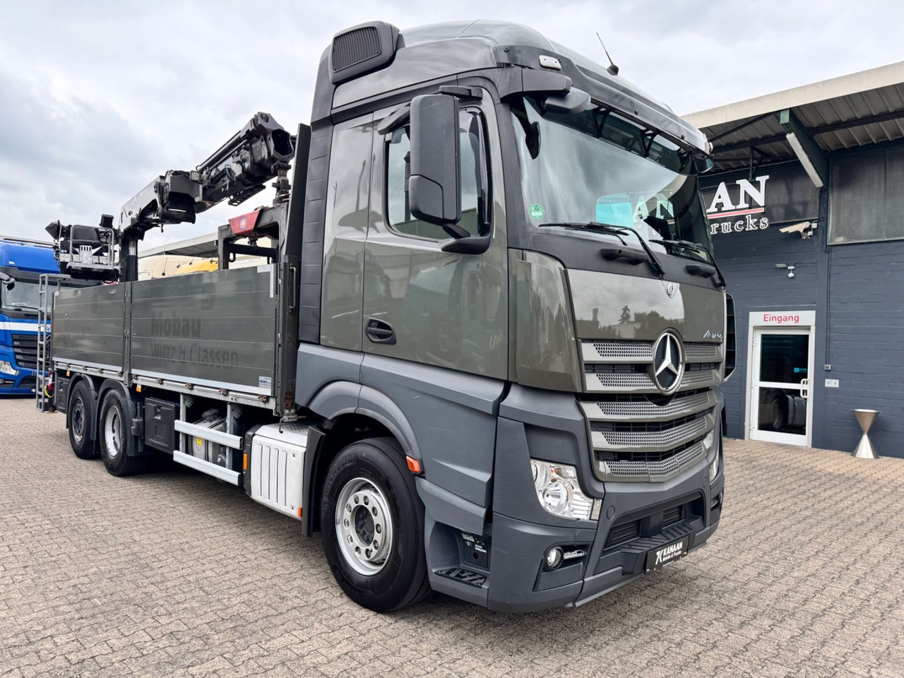 Mercedes-Benz 2545 Actros 4 Baustoffkran HMF Hochdach - Камион с кран: снимка 1 Mercedes-Benz 2545 Actros 4 Baustoffkran HMF Hochdach - Камион с кран: снимка 1