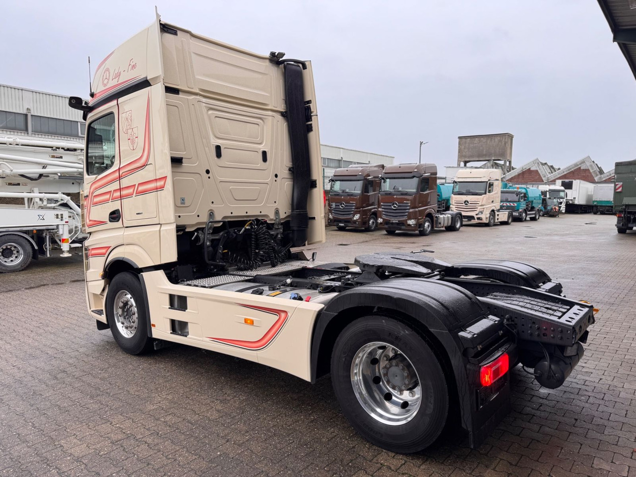 Mercedes-Benz 1848 LS Actros 5 GigaSpace Blatt/Luft - Влекач: снимка 5 Mercedes-Benz 1848 LS Actros 5 GigaSpace Blatt/Luft - Влекач: снимка 5