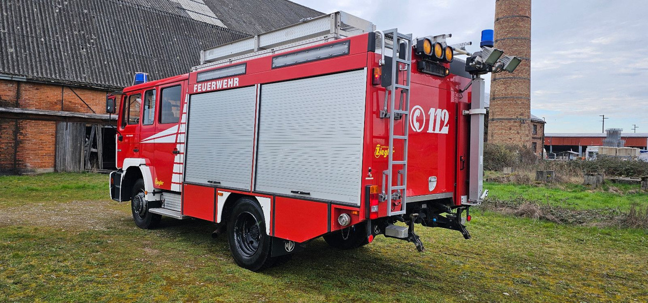 MAN Feuerwehr Löschfahrzeug 14.264 Autobomba - Камион: снимка 3 MAN Feuerwehr Löschfahrzeug 14.264 Autobomba - Камион: снимка 3