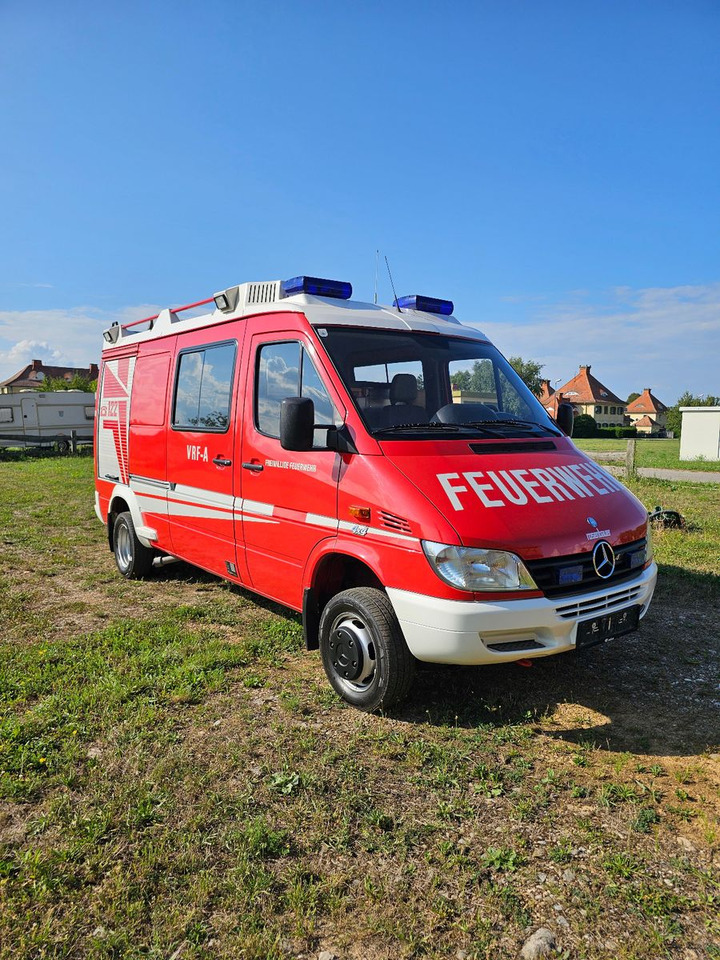 Mercedes-Benz Allrad Sprinter 416 Feuerwehr 4x4 VAN - Лекотоварен автомобил: снимка 1 Mercedes-Benz Allrad Sprinter 416 Feuerwehr 4x4 VAN - Лекотоварен автомобил: снимка 1