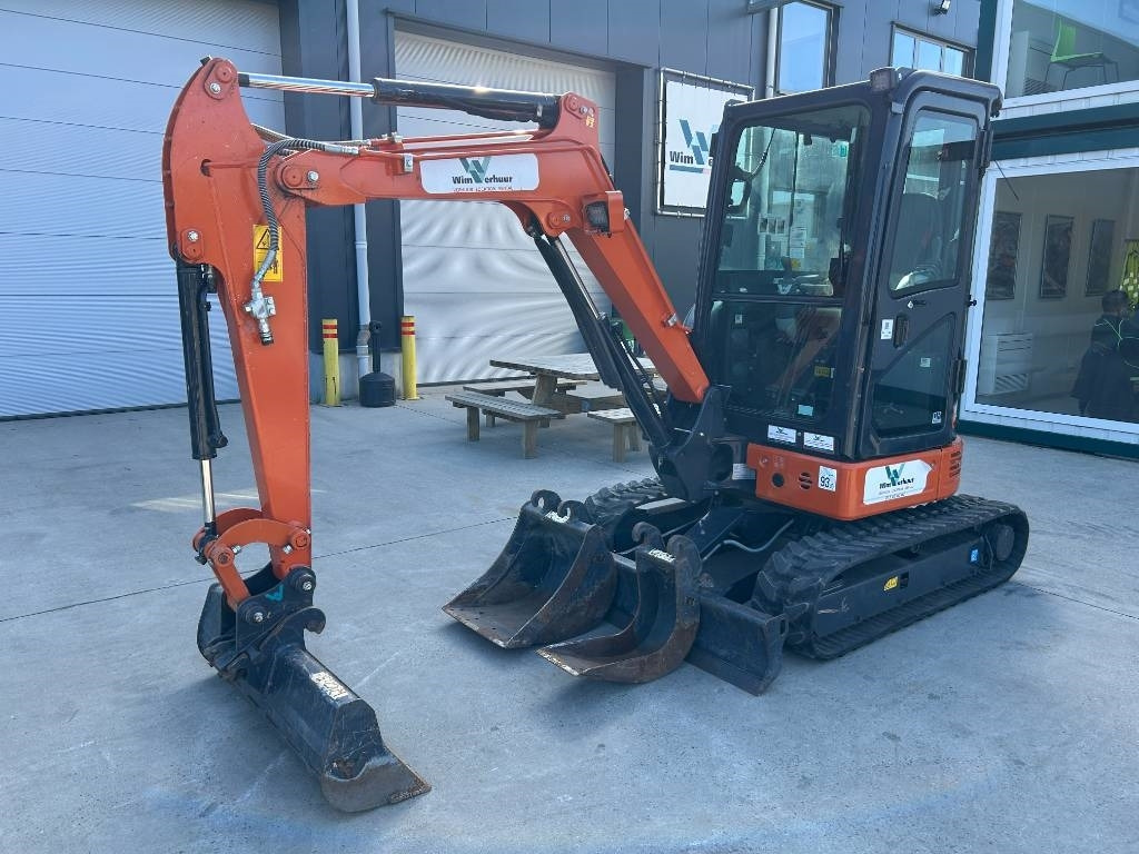Hitachi ZX 26 U-6 - Мини багер: снимка 2 Hitachi ZX 26 U-6 - Мини багер: снимка 2