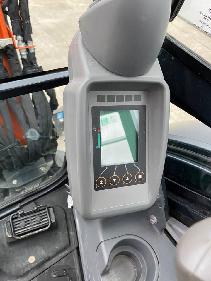 Hitachi ZX 33 U-6 - Мини багер: снимка 5 Hitachi ZX 33 U-6 - Мини багер: снимка 5