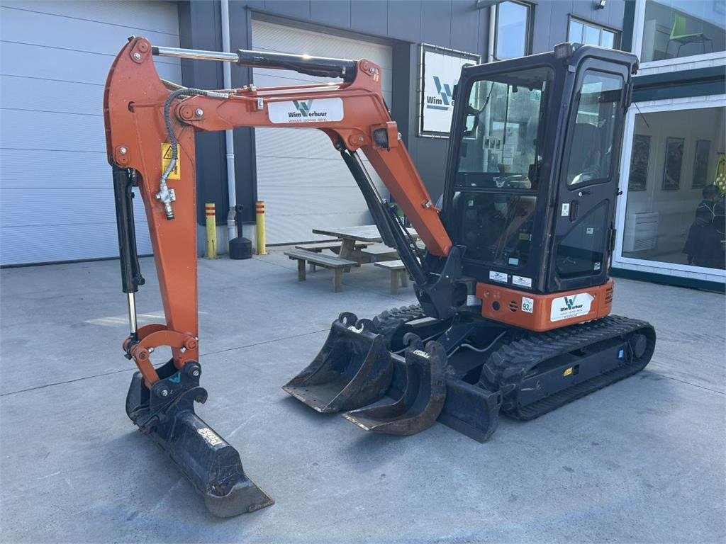 Hitachi ZX26U-6 (9989)  - Мини багер: снимка 2 Hitachi ZX26U-6 (9989)  - Мини багер: снимка 2