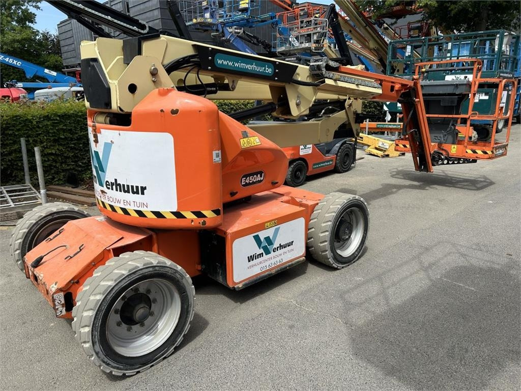 JLG E450AJ (2005) - Артикулираща платформа: снимка 4 JLG E450AJ (2005) - Артикулираща платформа: снимка 4
