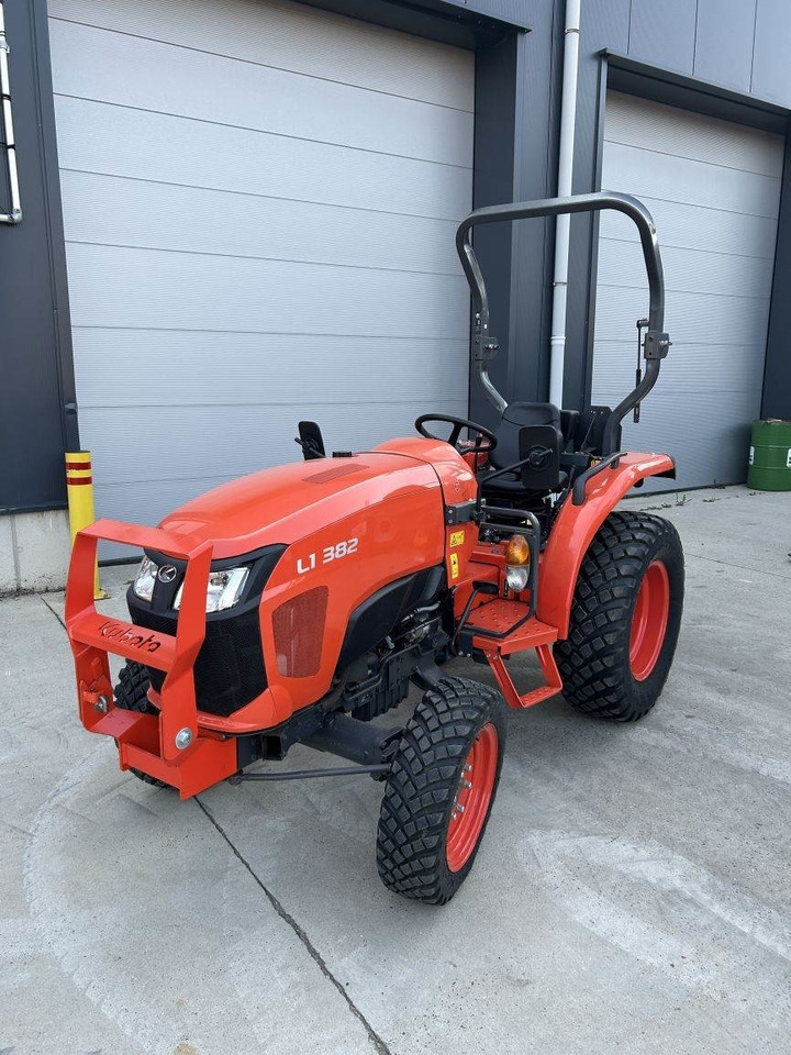 Kubota L1-382 (5278) - Трактор за комунални дейности: снимка 3 Kubota L1-382 (5278) - Трактор за комунални дейности: снимка 3