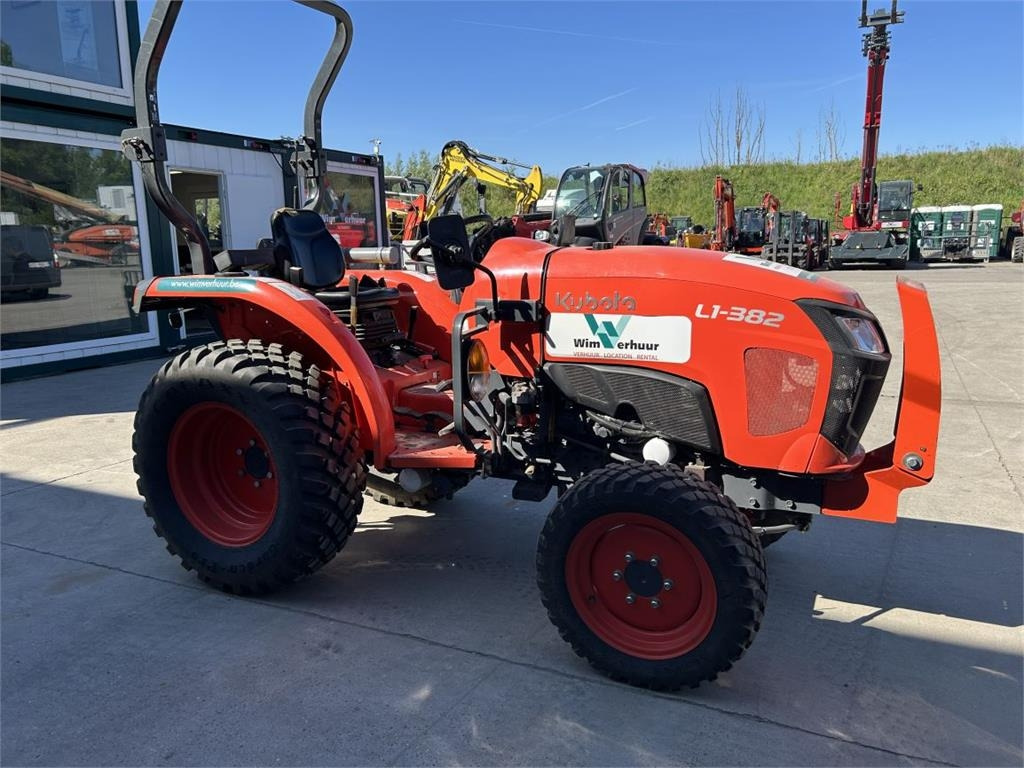 Kubota L1-382 (5283) - Трактор за комунални дейности: снимка 4 Kubota L1-382 (5283) - Трактор за комунални дейности: снимка 4