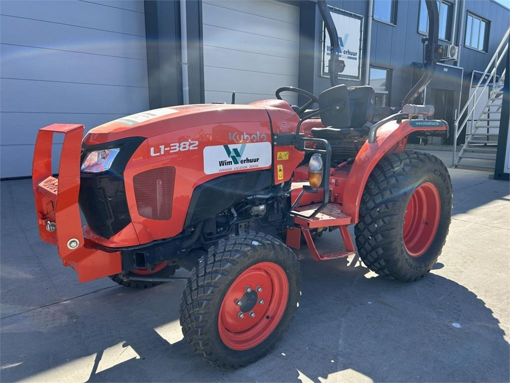Kubota L1-382 (5283) - Трактор за комунални дейности: снимка 2 Kubota L1-382 (5283) - Трактор за комунални дейности: снимка 2
