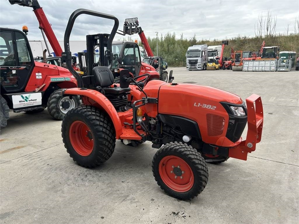 Kubota L1-382 (7325) - Трактор за комунални дейности: снимка 2 Kubota L1-382 (7325) - Трактор за комунални дейности: снимка 2