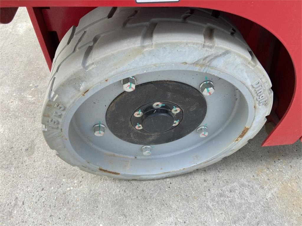 Ножична работна платформа Magni ES1212AC (6444): снимка 9 Ножична работна платформа Magni ES1212AC (6444): снимка 9