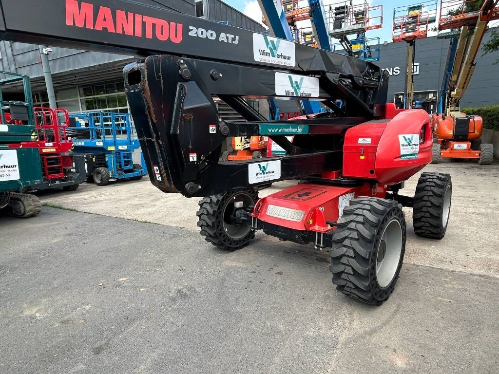 Артикулираща платформа Manitou 200 ATJ RC: снимка 8