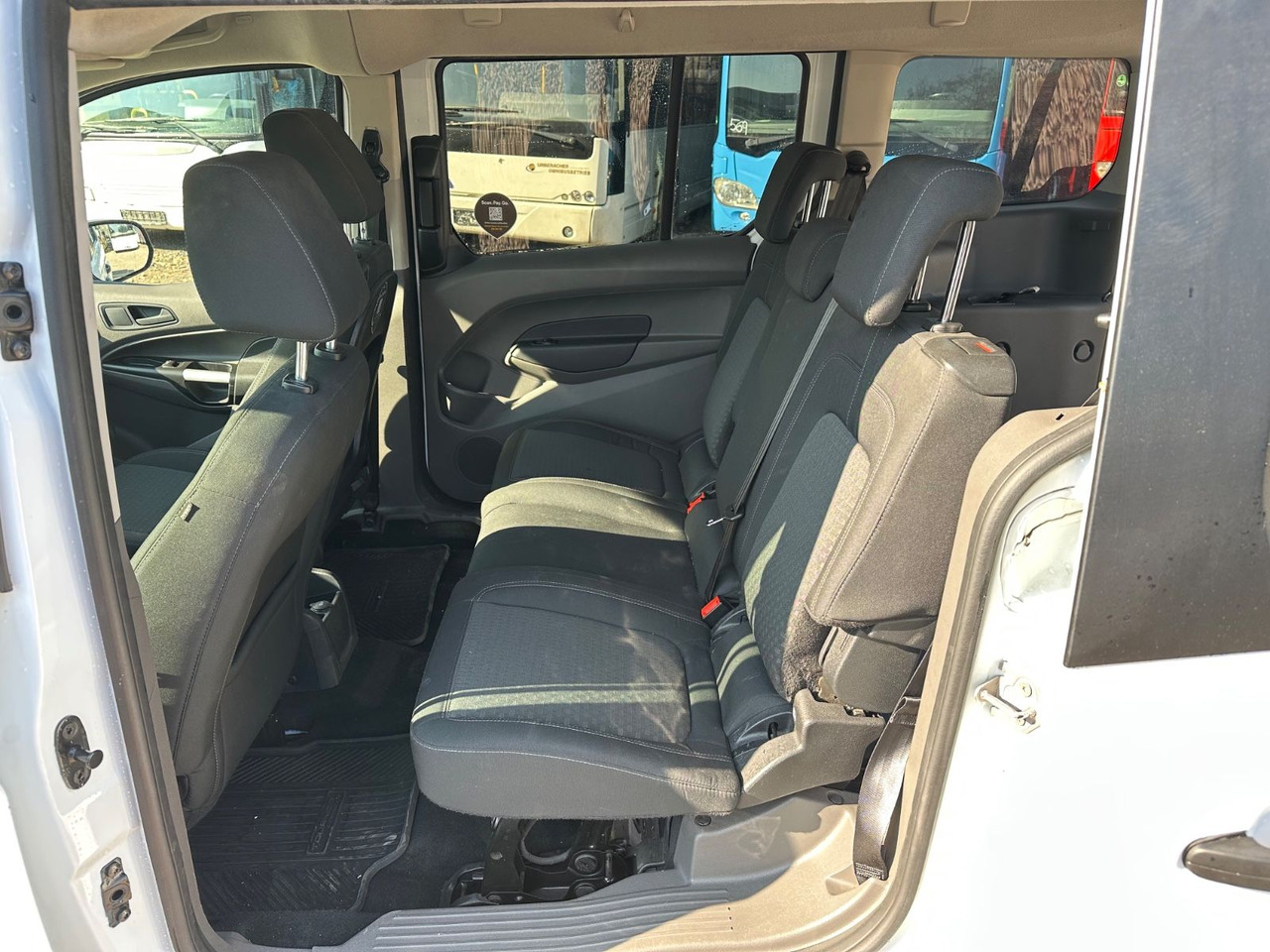 Ford Grand Tourneo 1.5 EcoBlue 74kW Auto Trend - Пътнически бус: снимка 5 Ford Grand Tourneo 1.5 EcoBlue 74kW Auto Trend - Пътнически бус: снимка 5