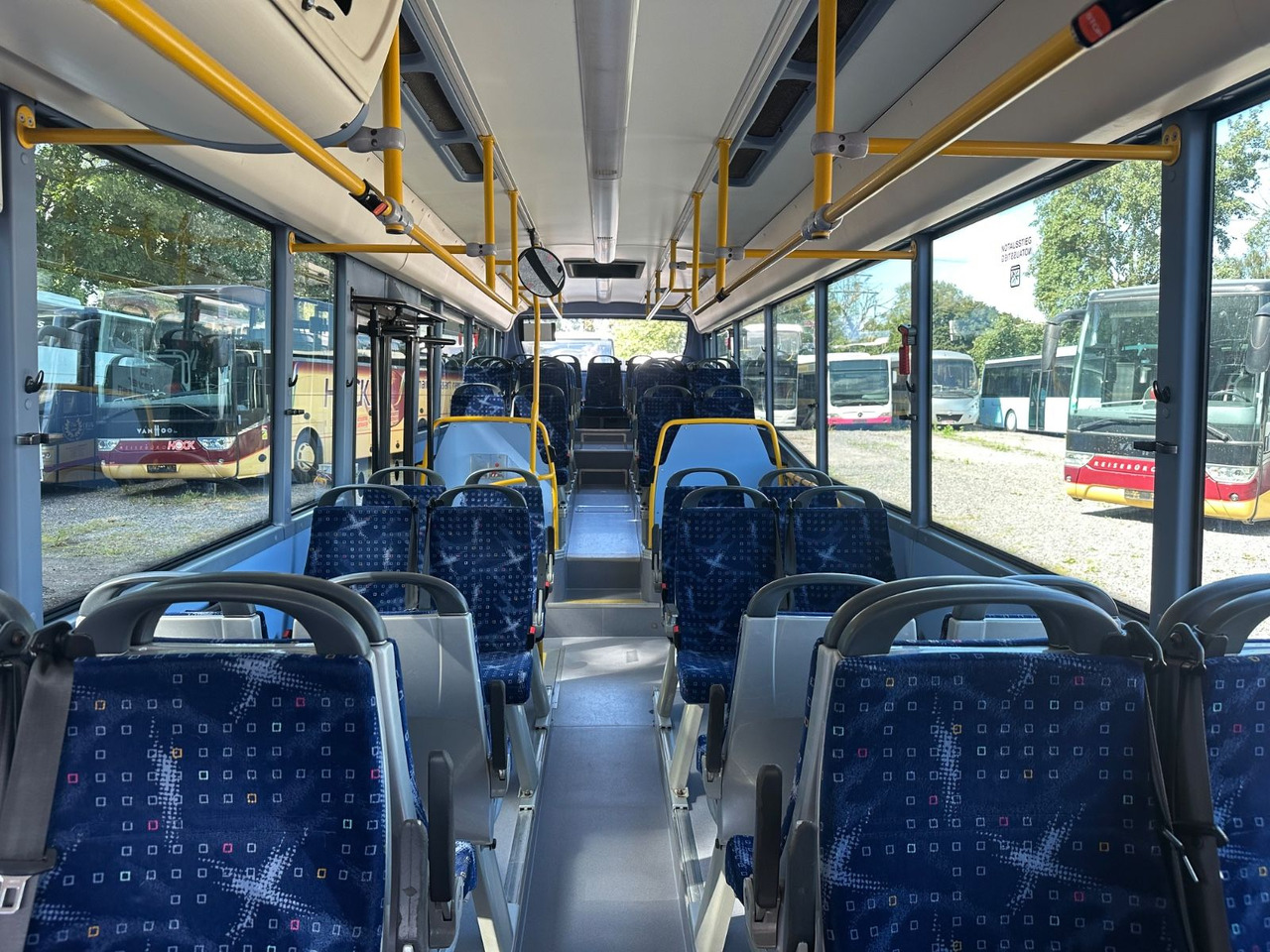 Iveco Irisbus Crossway LE (Klima*100 km/h*50 Sitz) - Градски автобус: снимка 5 Iveco Irisbus Crossway LE (Klima*100 km/h*50 Sitz) - Градски автобус: снимка 5