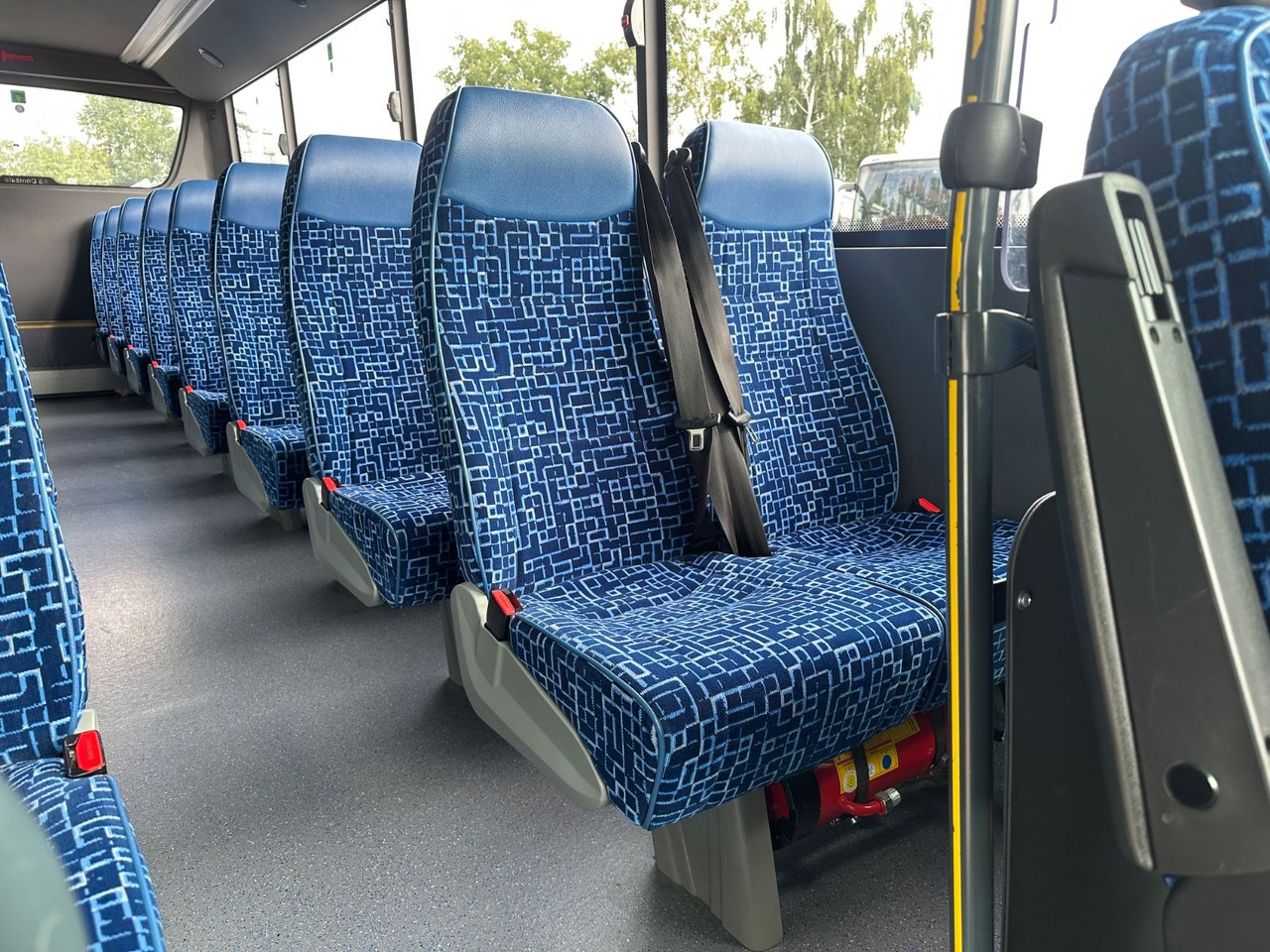 Лизинг на  Iveco Rapido 70C18 (wenig Km*7.2t*33 Sitze) Rosero Iveco Rapido 70C18 (wenig Km*7.2t*33 Sitze) Rosero: снимка 6