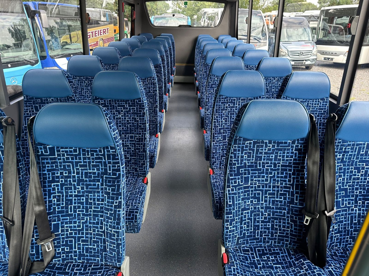 Лизинг на  Iveco Rapido 70C18 (wenig Km*7.2t*33 Sitze) Rosero Iveco Rapido 70C18 (wenig Km*7.2t*33 Sitze) Rosero: снимка 12