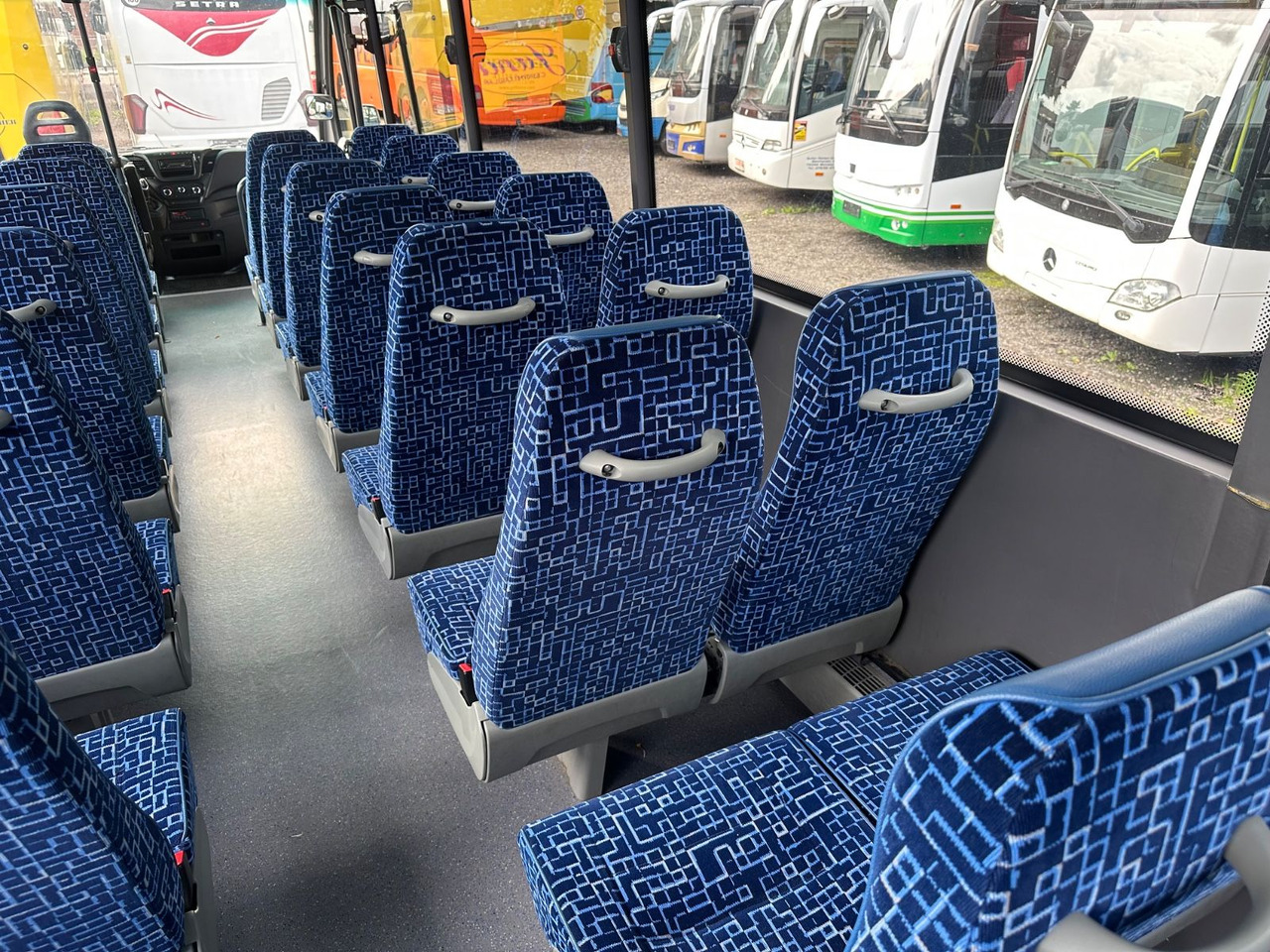 Лизинг на  Iveco Rapido 70C18 (wenig Km*7.2t*33 Sitze) Rosero Iveco Rapido 70C18 (wenig Km*7.2t*33 Sitze) Rosero: снимка 15