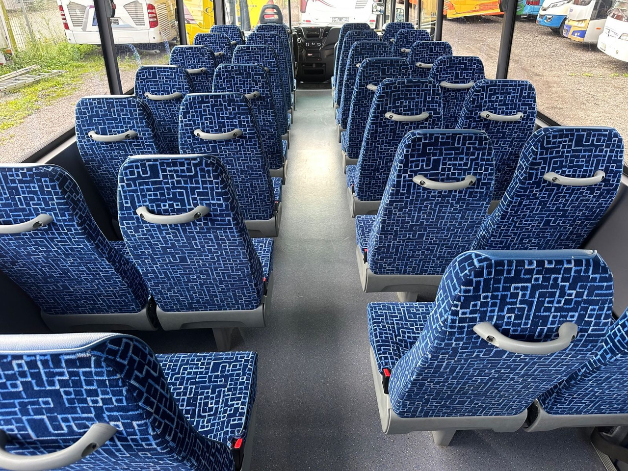 Лизинг на  Iveco Rapido 70C18 (wenig Km*7.2t*33 Sitze) Rosero Iveco Rapido 70C18 (wenig Km*7.2t*33 Sitze) Rosero: снимка 14