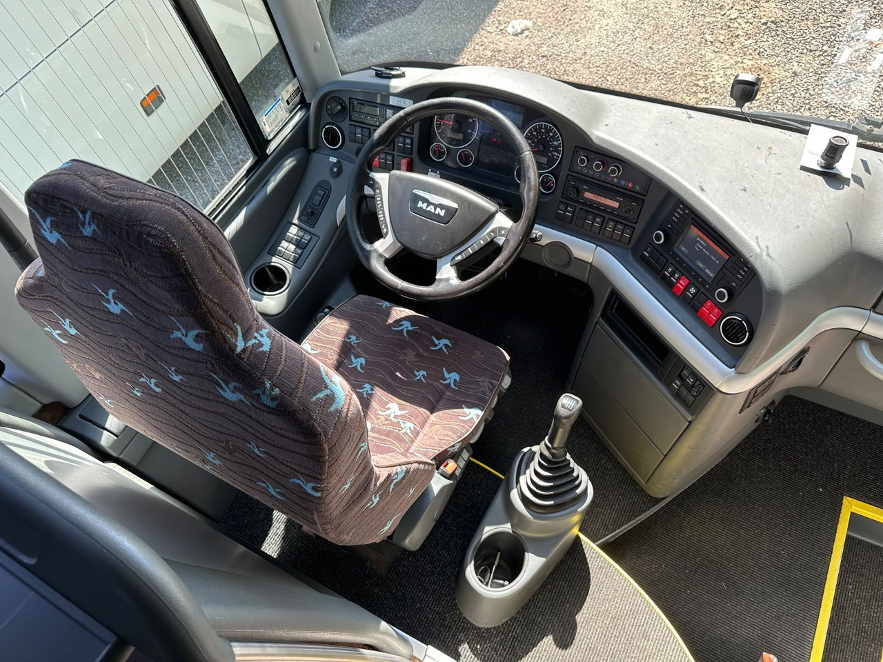 MAN R08 Lions Coach L (60 Sitze*Schalt) - Туристически автобус: снимка 5 MAN R08 Lions Coach L (60 Sitze*Schalt) - Туристически автобус: снимка 5