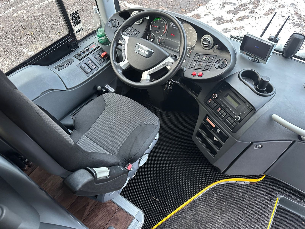 MAN R13 Lions Regio L (65Sitze*251 tKm) - Междуградски автобус: снимка 4 MAN R13 Lions Regio L (65Sitze*251 tKm) - Междуградски автобус: снимка 4