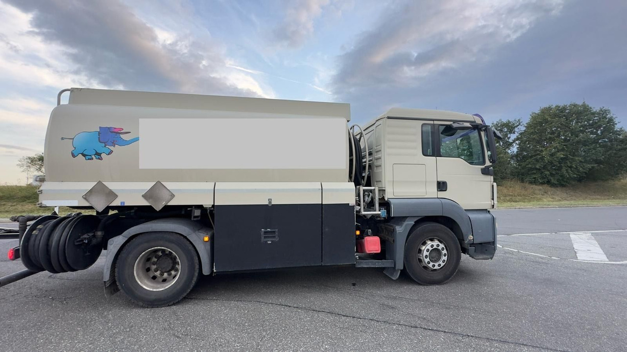 MAN TGS 18.440 4X2 BL A3 (Oben+Untenbefüllung) - Камион цистерна: снимка 2 MAN TGS 18.440 4X2 BL A3 (Oben+Untenbefüllung) - Камион цистерна: снимка 2