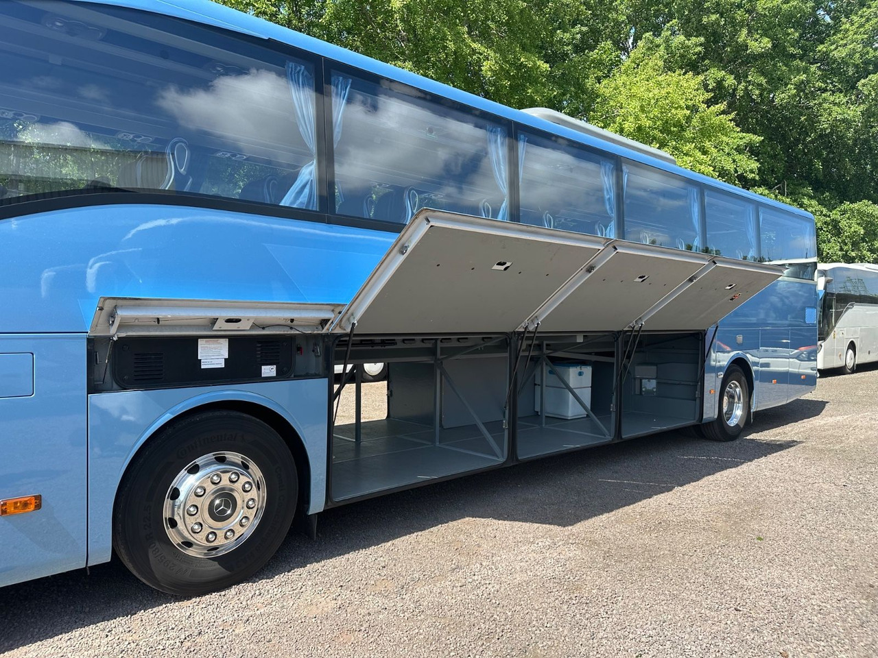 Mercedes-Benz O 350 Tourismo 16 RHD-M/2A (wenig Km*DE) - Туристически автобус: снимка 5 Mercedes-Benz O 350 Tourismo 16 RHD-M/2A (wenig Km*DE) - Туристически автобус: снимка 5