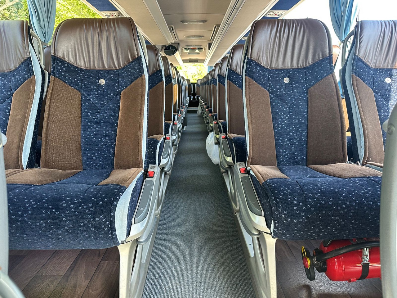 Mercedes-Benz O 350 Tourismo 16 RHD-M/2A (wenig Km*DE) - Туристически автобус: снимка 1 Mercedes-Benz O 350 Tourismo 16 RHD-M/2A (wenig Km*DE) - Туристически автобус: снимка 1