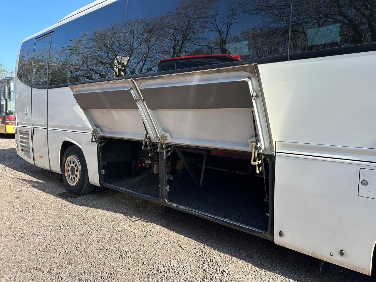 Mercedes-Benz O510 Tourino (wenig Km*Softline Sitze) - Туристически автобус: снимка 4 Mercedes-Benz O510 Tourino (wenig Km*Softline Sitze) - Туристически автобус: снимка 4