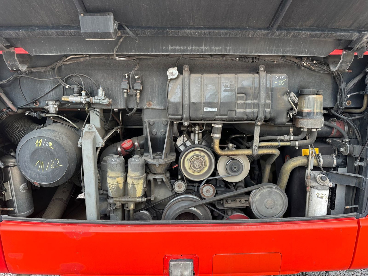 Mercedes-Benz O550 Integro (56 Sitze*Klima*Schalt) - Междуградски автобус: снимка 4 Mercedes-Benz O550 Integro (56 Sitze*Klima*Schalt) - Междуградски автобус: снимка 4