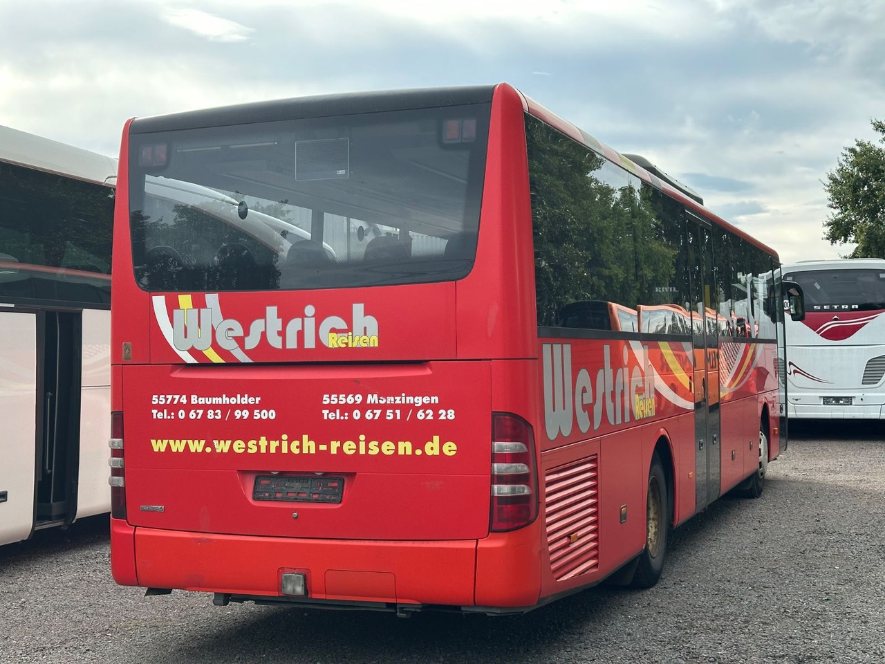 Mercedes-Benz O550 Integro (56 Sitze*Klima*Schalt) - Междуградски автобус: снимка 2 Mercedes-Benz O550 Integro (56 Sitze*Klima*Schalt) - Междуградски автобус: снимка 2