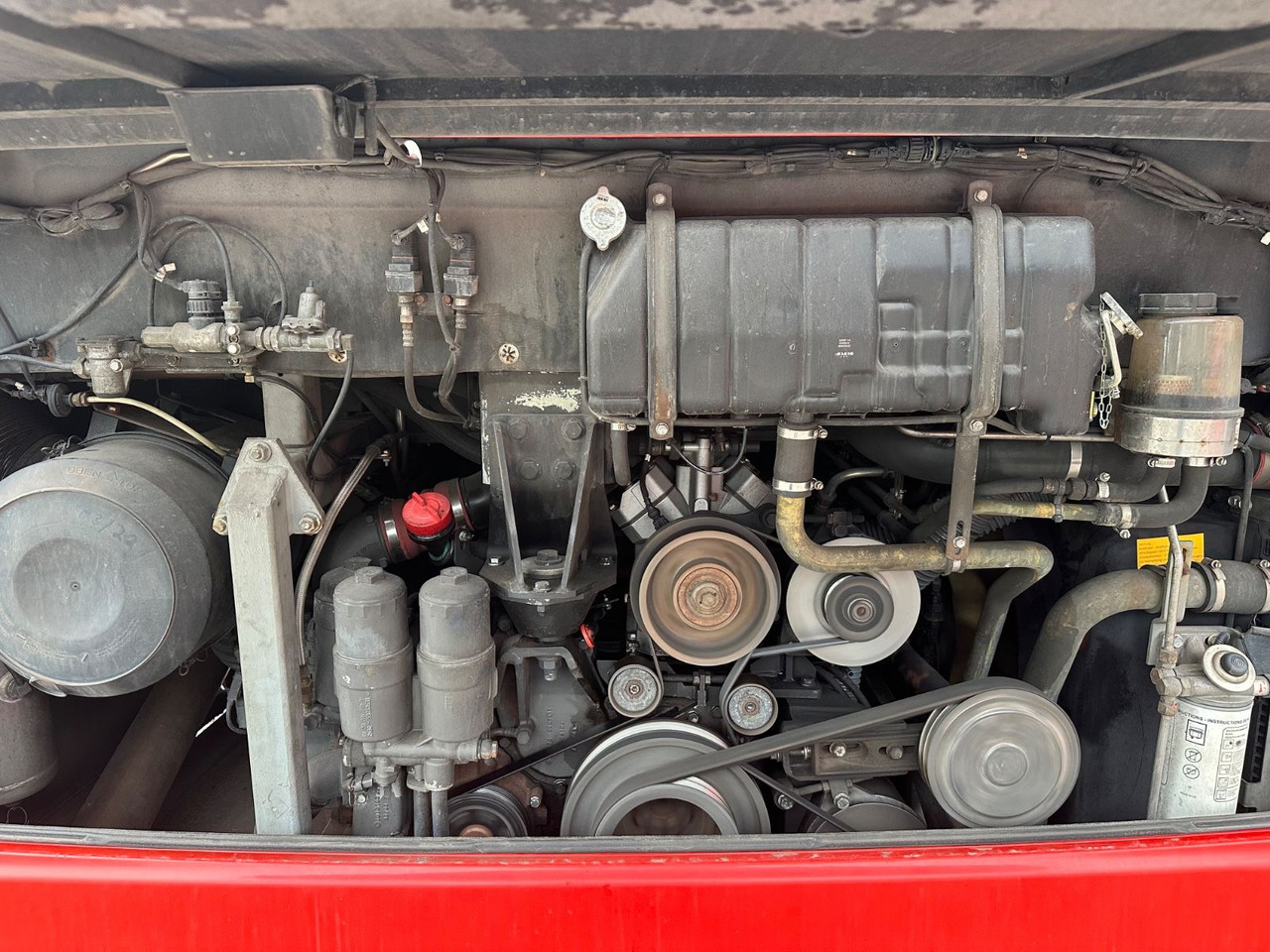 Mercedes-Benz O550 Integro (58 Sitze*Klima) - Междуградски автобус: снимка 4 Mercedes-Benz O550 Integro (58 Sitze*Klima) - Междуградски автобус: снимка 4