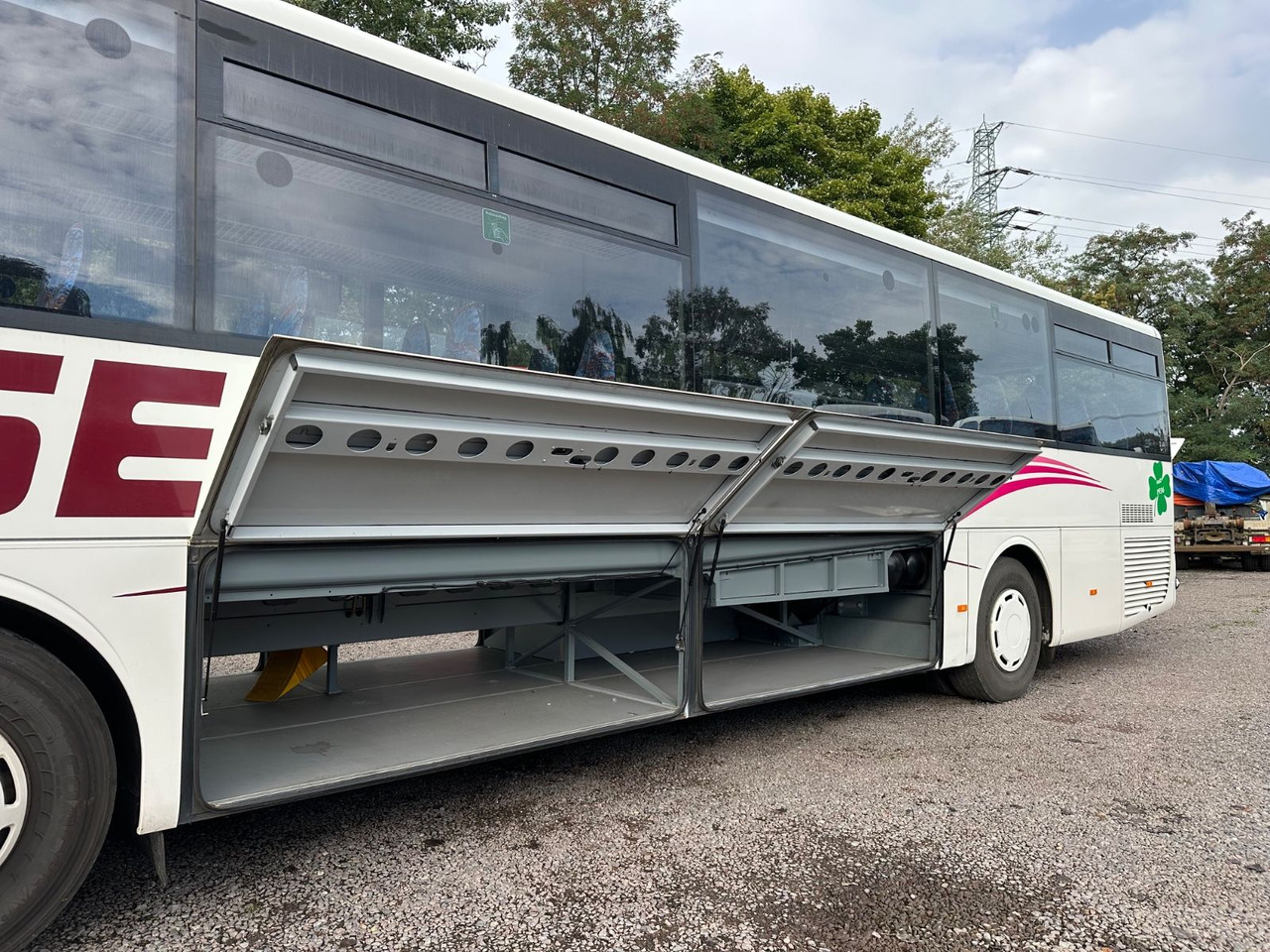 Mercedes-Benz O560 Intouro (EEV*Schalt) - Междуградски автобус: снимка 5 Mercedes-Benz O560 Intouro (EEV*Schalt) - Междуградски автобус: снимка 5