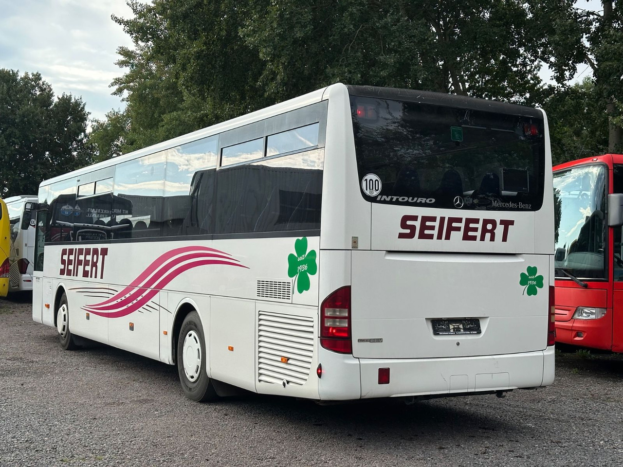 Mercedes-Benz O560 Intouro (EEV*Schalt) - Междуградски автобус: снимка 2 Mercedes-Benz O560 Intouro (EEV*Schalt) - Междуградски автобус: снимка 2