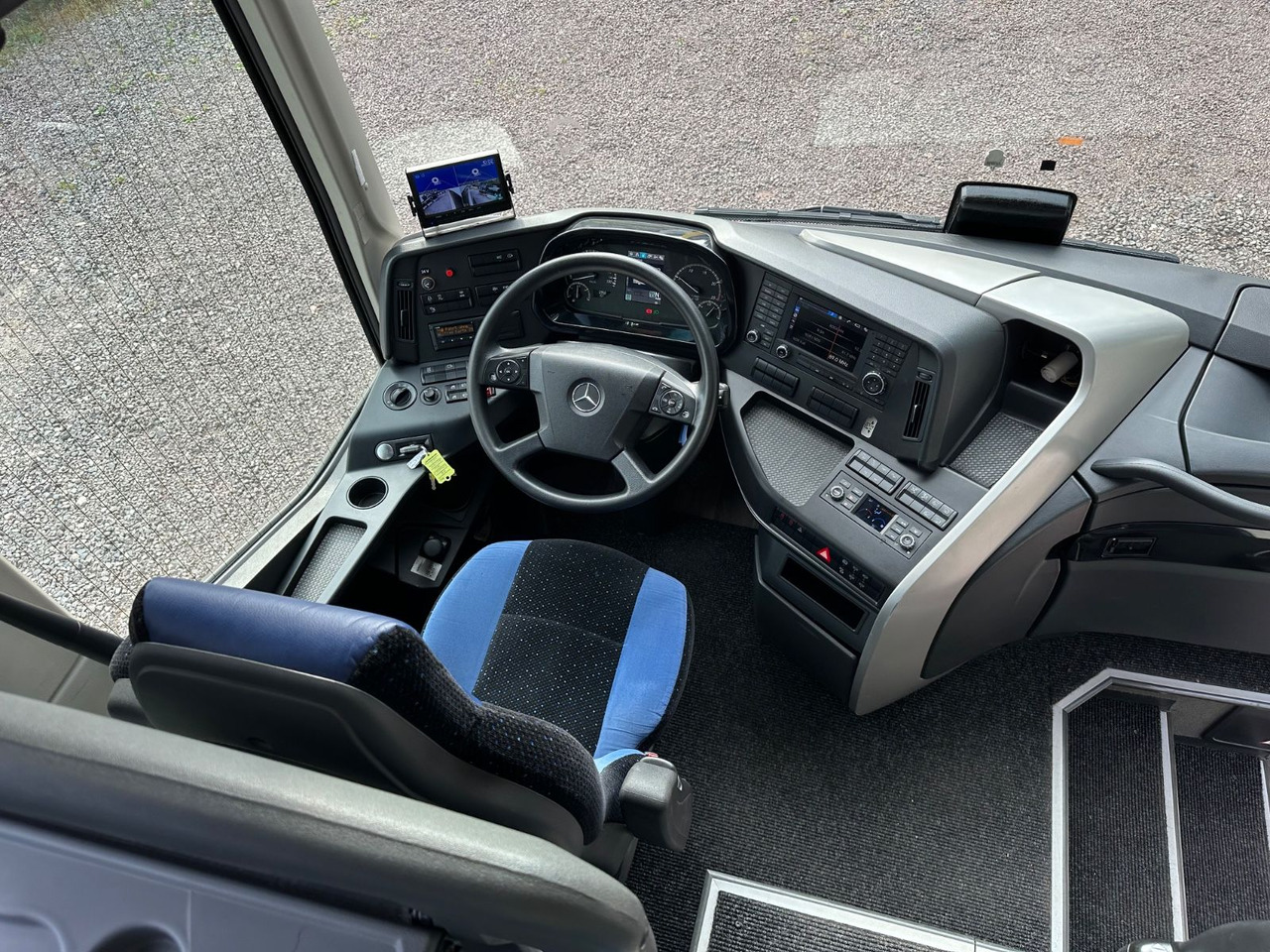 Mercedes-Benz Tourismo E 16 RHD-M/2A (wenig Km*TOP*61 Sitze) - Туристически автобус: снимка 4 Mercedes-Benz Tourismo E 16 RHD-M/2A (wenig Km*TOP*61 Sitze) - Туристически автобус: снимка 4