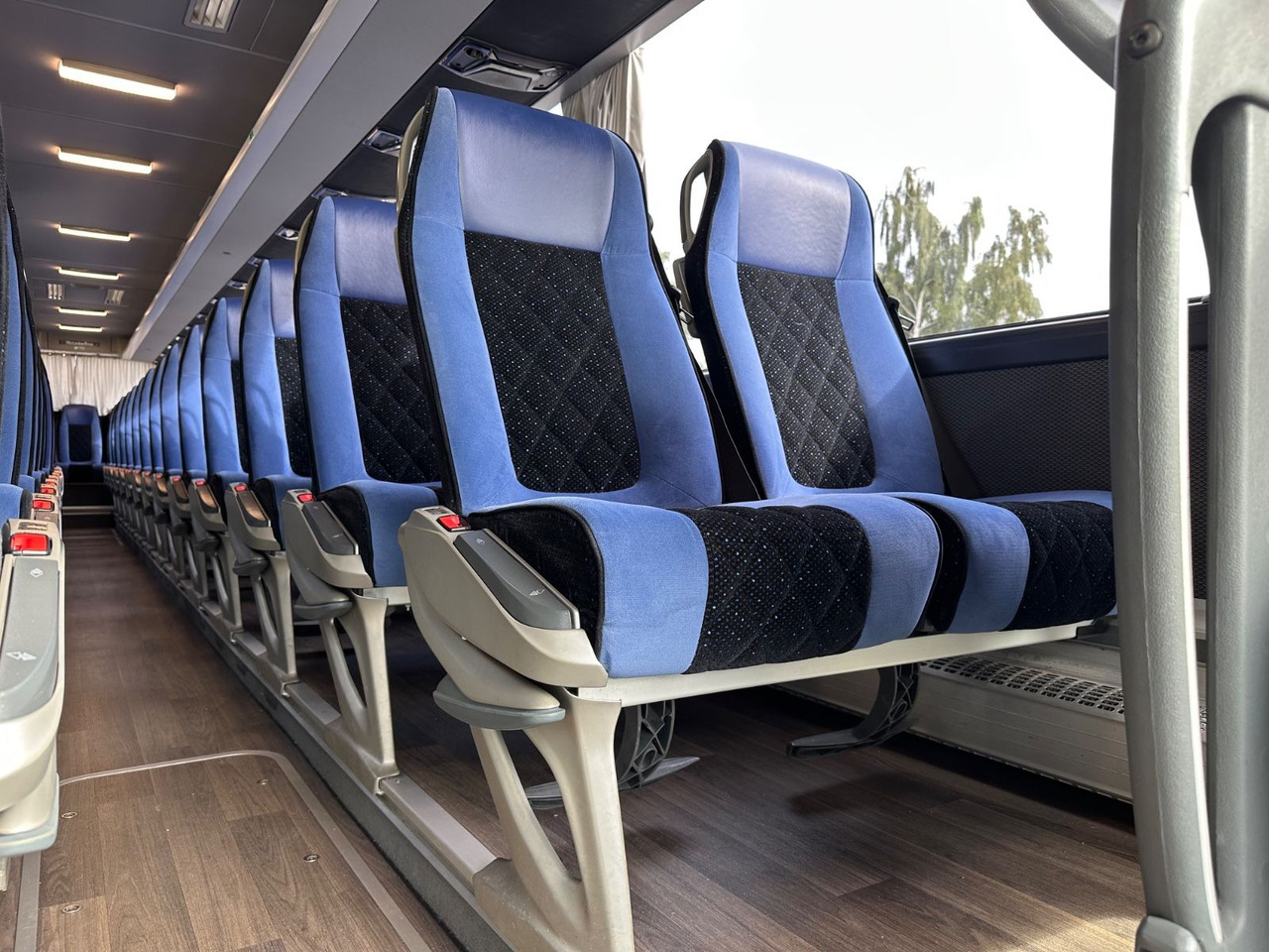 Mercedes-Benz Tourismo E 16 RHD-M/2A (wenig Km*TOP*61 Sitze) - Туристически автобус: снимка 5 Mercedes-Benz Tourismo E 16 RHD-M/2A (wenig Km*TOP*61 Sitze) - Туристически автобус: снимка 5