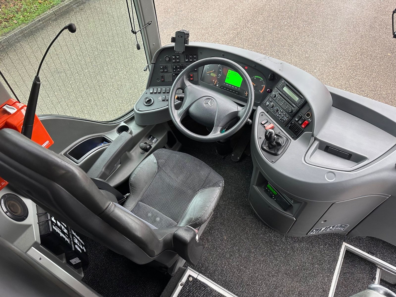 Mercedes-Benz Tourismo O350 15 RHD (205 tKm*DE*TOP) - Туристически автобус: снимка 5 Mercedes-Benz Tourismo O350 15 RHD (205 tKm*DE*TOP) - Туристически автобус: снимка 5