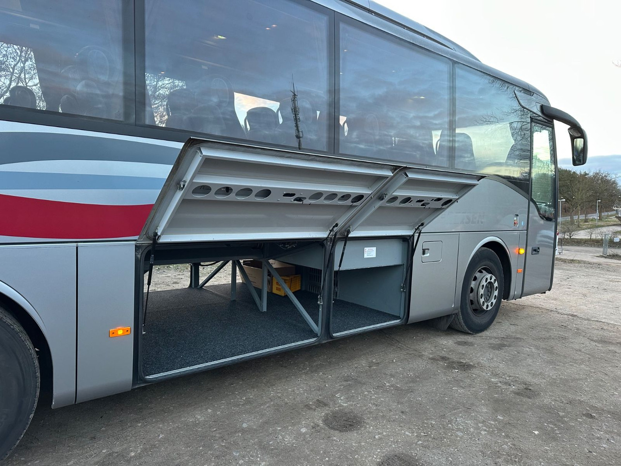 Mercedes-Benz Tourismo RH-K (wenig Km*DE*TOP) S511 HD - Туристически автобус: снимка 4 Mercedes-Benz Tourismo RH-K (wenig Km*DE*TOP) S511 HD - Туристически автобус: снимка 4