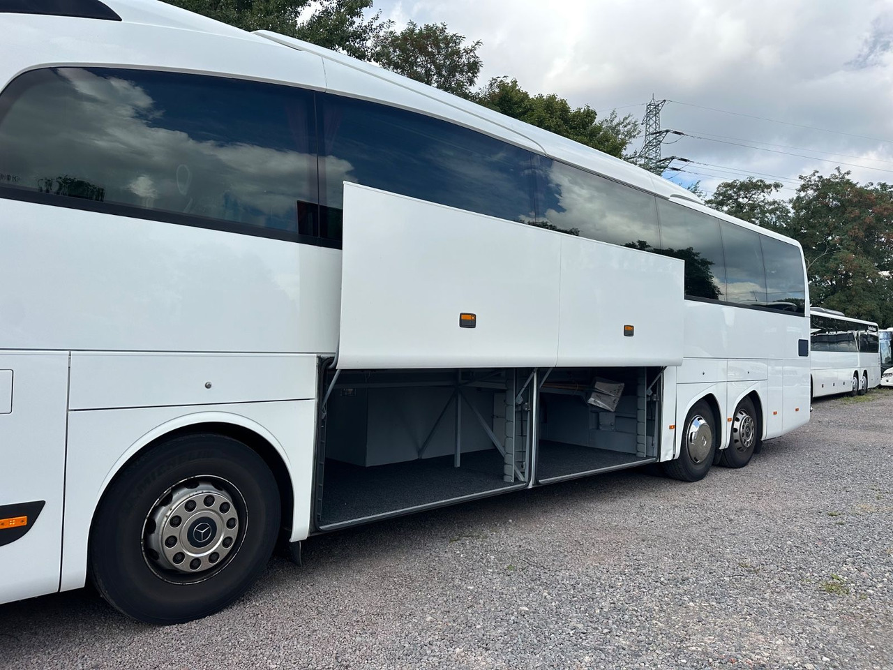 Mercedes-Benz Travego O580 16 RHD-M (LuxLine*Euro 6*TOP*DE) - Туристически автобус: снимка 3 Mercedes-Benz Travego O580 16 RHD-M (LuxLine*Euro 6*TOP*DE) - Туристически автобус: снимка 3